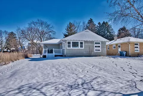 5701 Webster St, Downers Grove, IL 60516