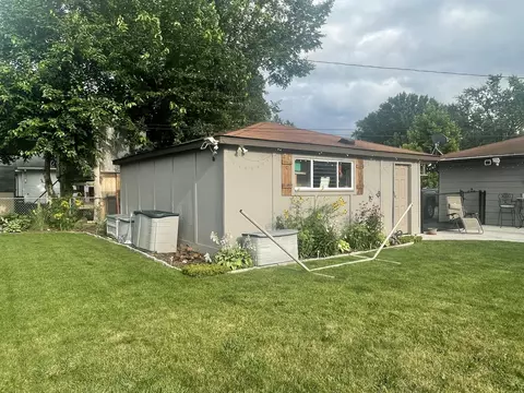 Exterior - 460 Flagstaff Ln, Hoffman Estates, IL 60169 photo 2 of 4