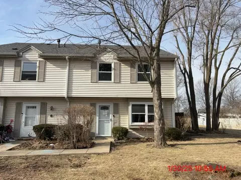 10 Fernwood Dr #L, Bolingbrook, IL 60440