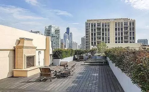 Exterior - Undisclosed, Chicago, IL 60654 photo 2 of 3
