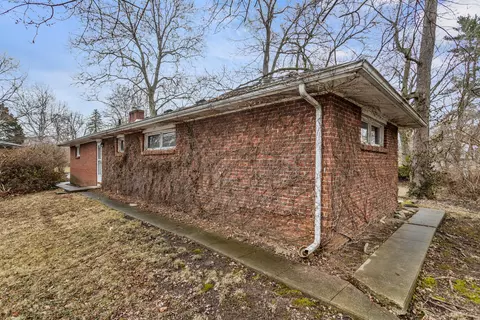 Exterior - 4 Normandy Pl, Champaign, IL 61821 photo 7 of 10