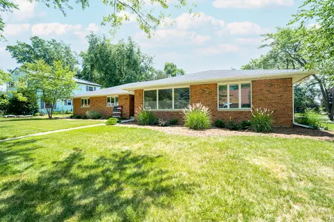 917 Runyan Dr, Lockport, IL 60441
