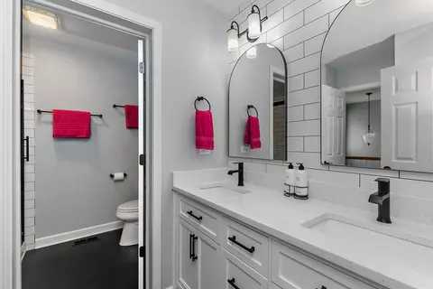 2874 Falling Waters Dr, Lindenhurst, IL 60046 photo 17