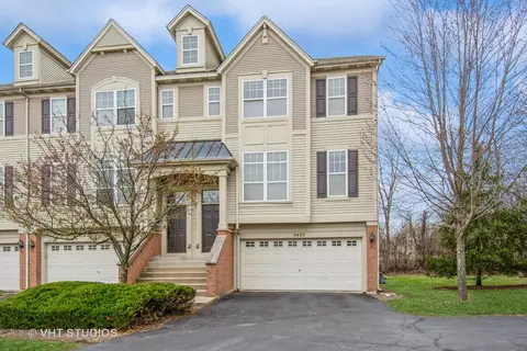 3433 Bradbury Cir, Aurora, IL 60504