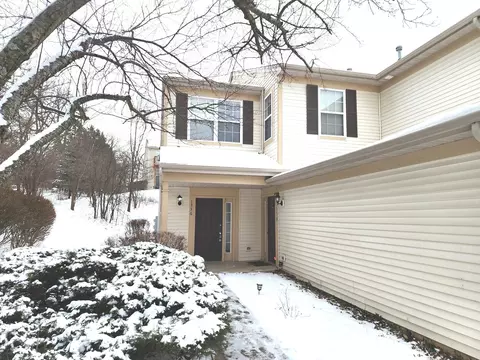 1336 Brookdale Dr, Carpentersville, IL 60110