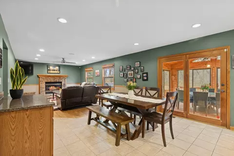 17543 W Hawk Ct, Gurnee, IL 60031 photo 5