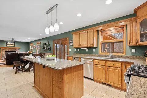 17543 W Hawk Ct, Gurnee, IL 60031 photo 4