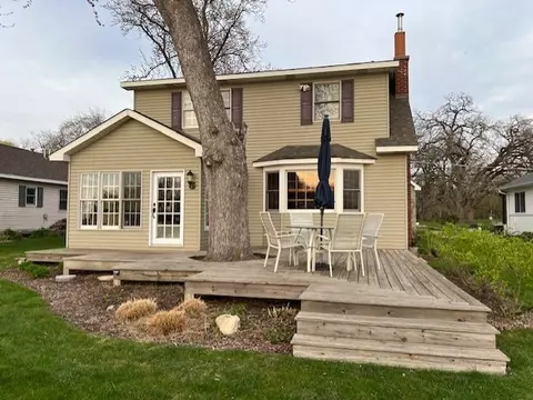 2709 N Villa Ln, Mchenry, IL 60051