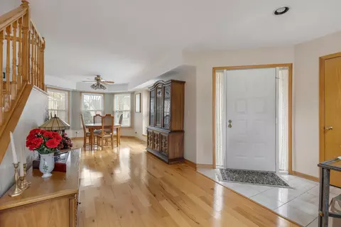 Entry Way - 540 Philip Dr, Bartlett, IL 60103 photo 1 of 3