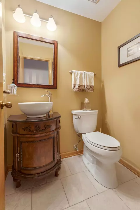 Bath - 540 Philip Dr, Bartlett, IL 60103 photo 1 of 5