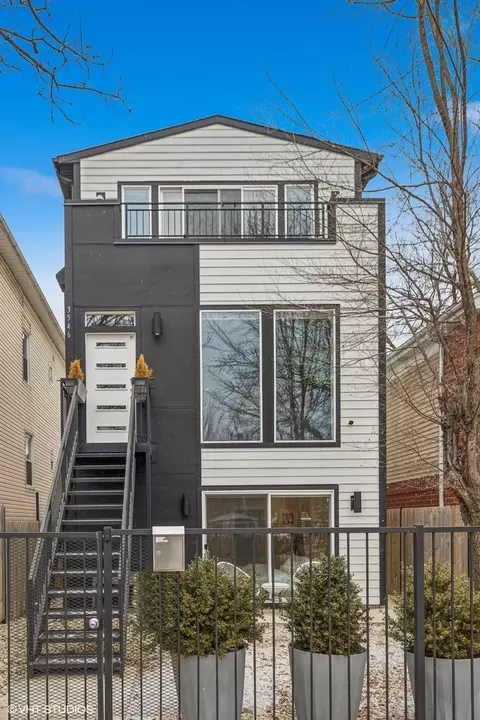 3546 W Wabansia Ave #1, Chicago, IL 60647