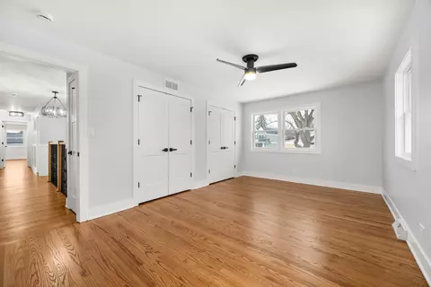 Bedroom - 1000 Delles Rd, Wheaton, IL 60189 photo 3 of 4