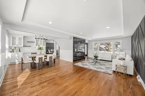 Living - 1000 Delles Rd, Wheaton, IL 60189 photo 2 of 3