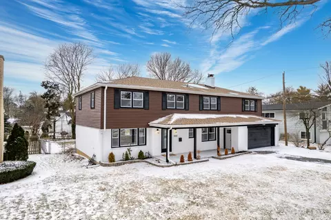 Exterior - 1000 Delles Rd, Wheaton, IL 60189 photo 2 of 4