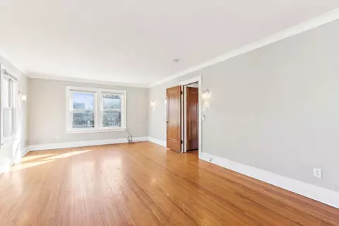 Living - 403 Watson St, Aurora, IL 60505 photo 11 of 11