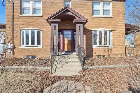 Exterior - 403 Watson St, Aurora, IL 60505 photo 4 of 12