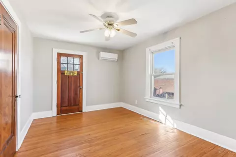 Bedroom - 403 Watson St, Aurora, IL 60505 photo 3 of 4