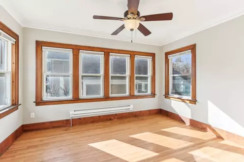 Living - 403 Watson St, Aurora, IL 60505 photo 8 of 11