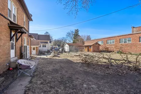 Exterior - 403 Watson St, Aurora, IL 60505 photo 8 of 12