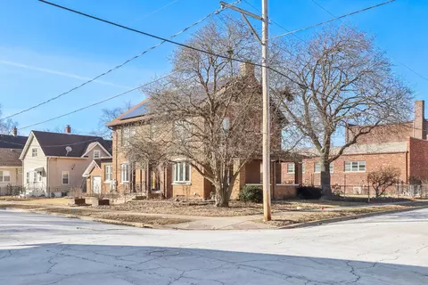 Exterior - 403 Watson St, Aurora, IL 60505 photo 2 of 12