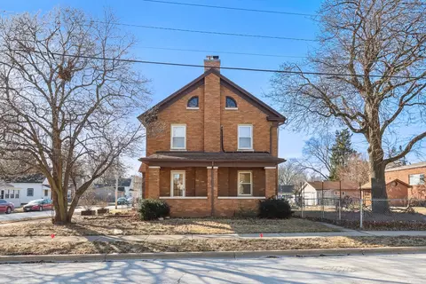 Exterior - 403 Watson St, Aurora, IL 60505 photo 7 of 12
