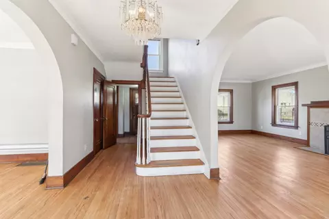 Entry Way - 403 Watson St, Aurora, IL 60505 photo 2 of 4