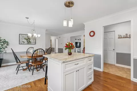 Kitchen - 1 Whaler Ct, Third Lake, IL 60030 photo 2 of 2