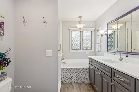 Bath - 1 Whaler Ct, Third Lake, IL 60030 photo 1 of 2