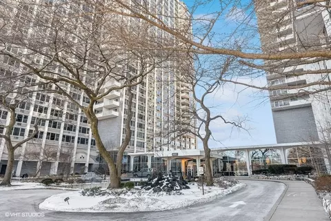 4250 N Marine Dr #402, Chicago, IL 60613