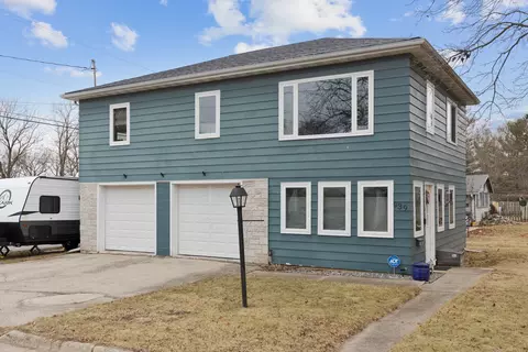 939 Waverly St, Lake Geneva, WI 53147