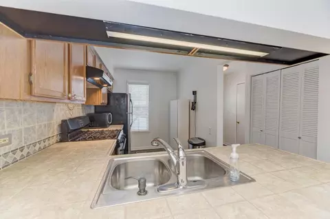 1807 Pebble Beach Cir, Elgin, IL 60123 photo 6