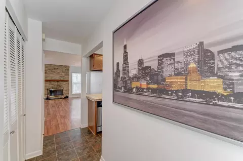 1807 Pebble Beach Cir, Elgin, IL 60123 photo 3