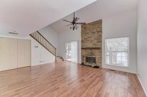 1807 Pebble Beach Cir, Elgin, IL 60123 photo 9