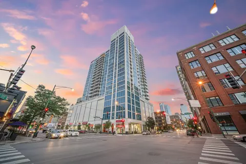 757 N Orleans St #2112, Chicago, IL 60654