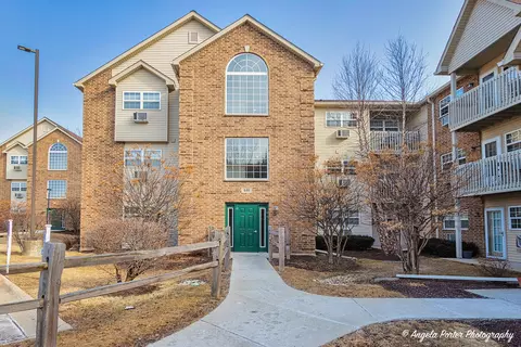 430 Cunat Blvd #3F, Richmond, IL 60071
