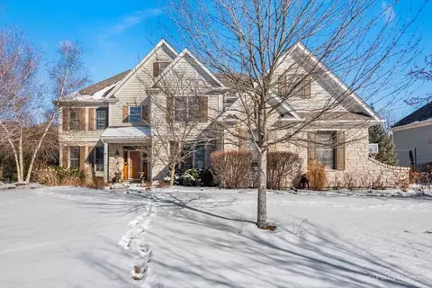 3 N927 Walt Whitman Rd, Saint Charles, IL 60175