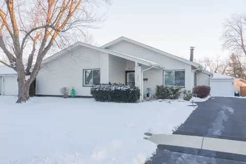 1637 Garland Ln, Hanover Park, IL 60133