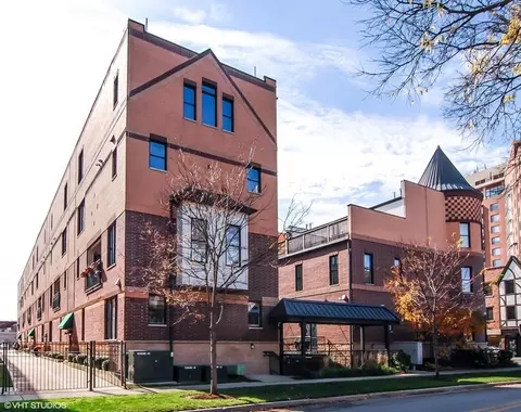 170 N Marion St #10, Oak Park, IL 60301