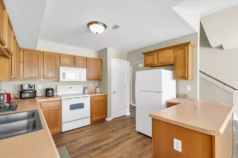 3409 Stoneway Ct, Champaign, IL 61822 photo 9