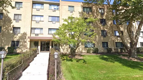 6660 S Brainard Ave #303, Countryside, IL 60525