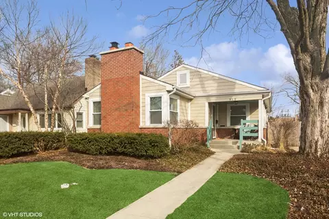 912 Cambridge Ln, Wilmette, IL 60091