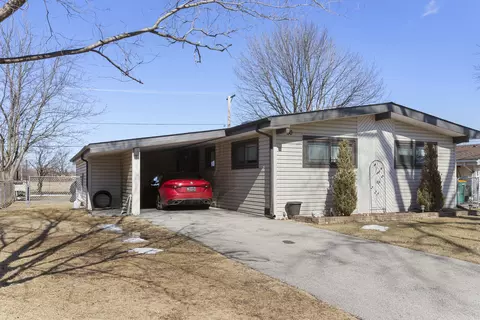 50 W Jeffery Ave, Wheeling, IL 60090