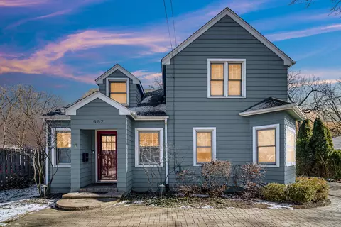 657 N Lake St, Grayslake, IL 60030