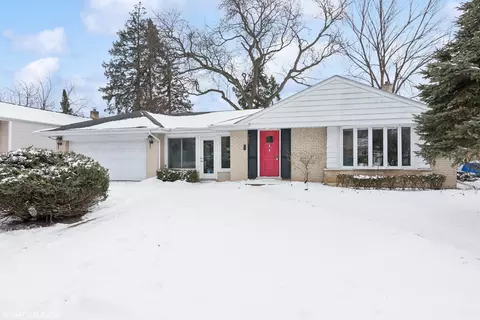 5837 Capri Ln, Morton Grove, IL 60053