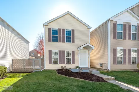 631 Serendipity Dr, Aurora, IL 60504