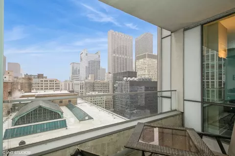 8 E Randolph St #2008, Chicago, IL 60601 photo 21