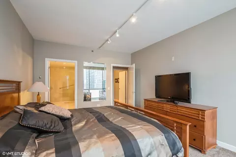 8 E Randolph St #2008, Chicago, IL 60601 photo 12