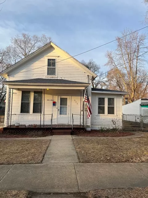 916 W Main St, Ottawa, IL 61350