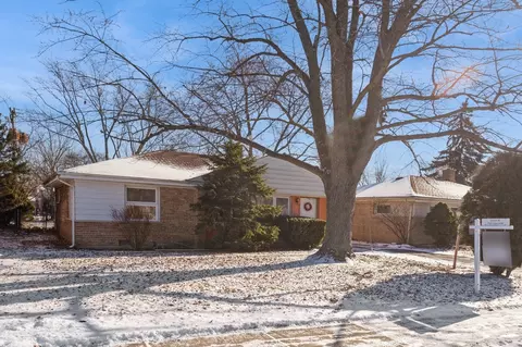 8317 N Washington St, Niles, IL 60714