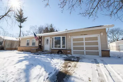 1118 Bosworth Ln, Elk Grove Village, IL 60007